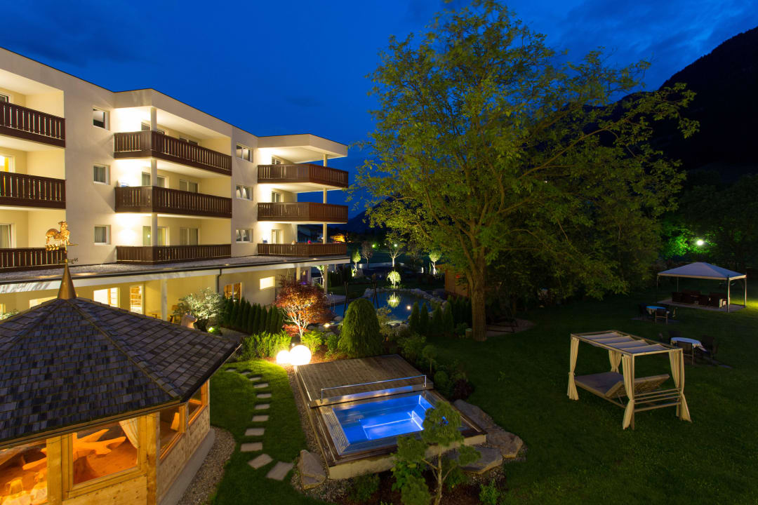 Blick auf Gartenanlage Hotel Wiesenhof Garden Resort