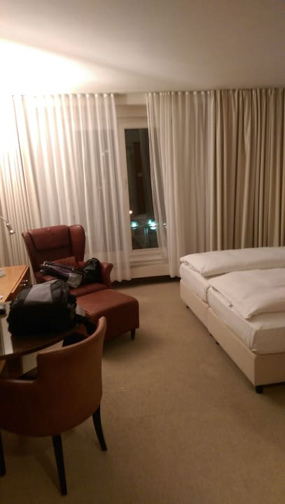 Zimmer Lindner Düsseldorf Airport, part of JdV by Hyatt