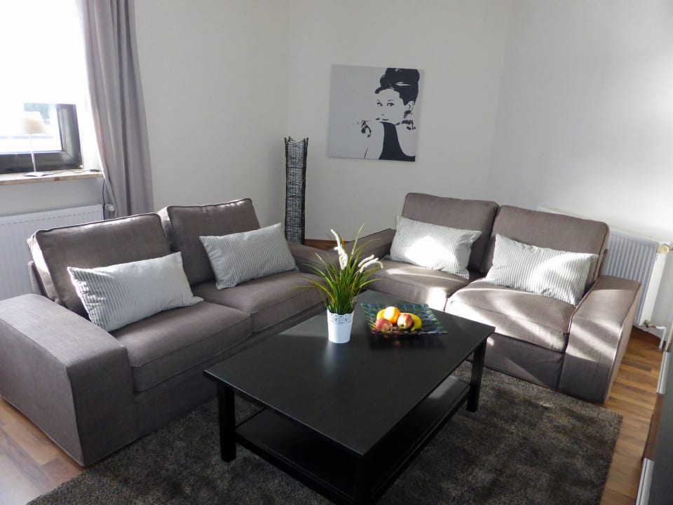 Wohnzimmer Ferienwohnung zum Schlafen & Wohlfühlen