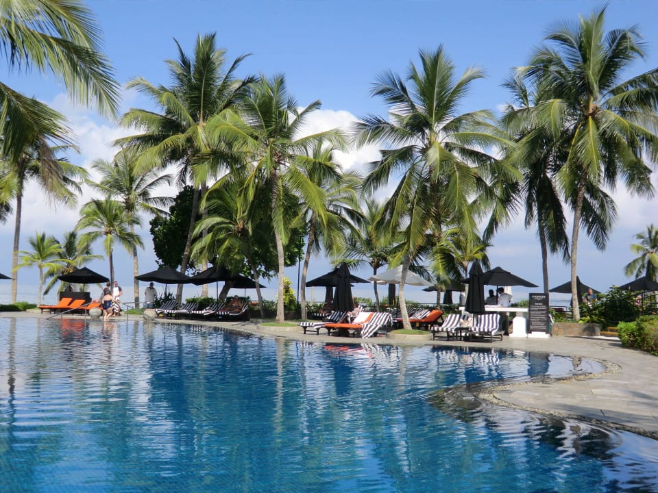 Der Pool mit super Ausblick Taj Bentota Resort & Spa