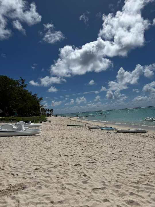 Strand Crystals Beach Resort Belle Mare, a member of Radisson Individuals