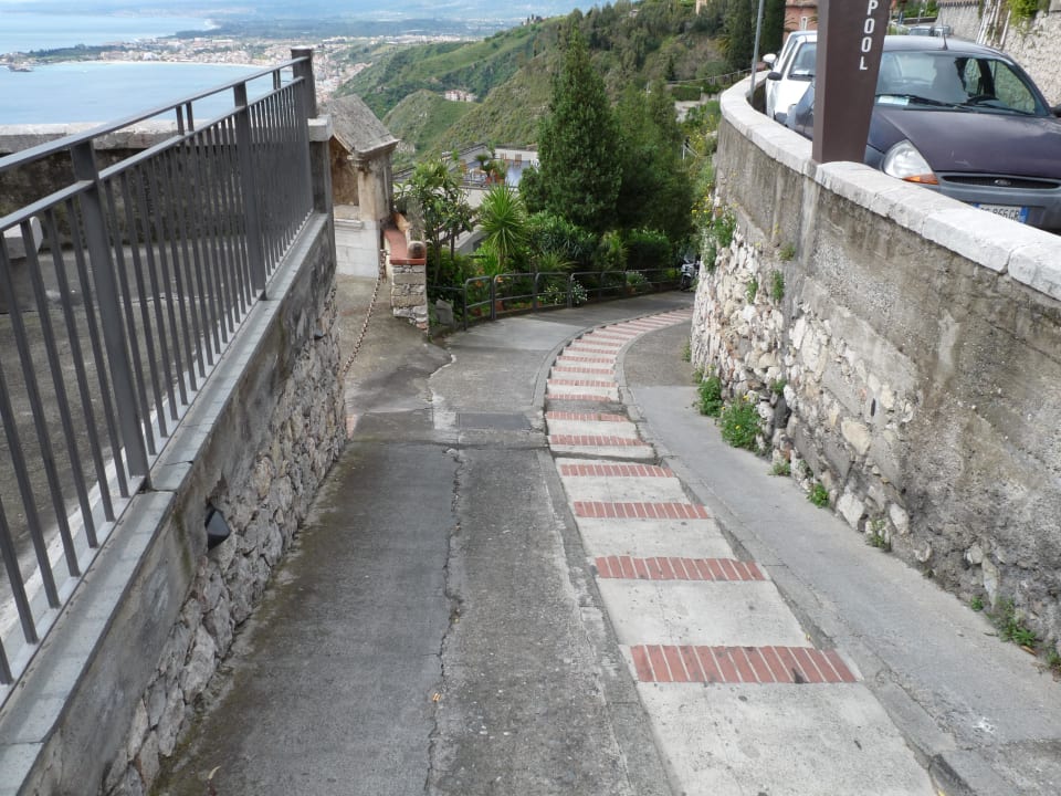 Hier gehts zum Hotel - von der Via Roma aus Meridiana Hotel Taormina