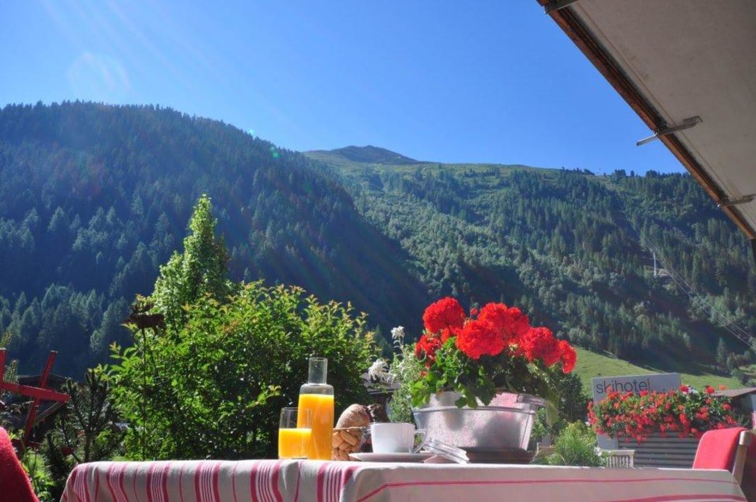 Frühstücksterrasse Skihotel Galzig