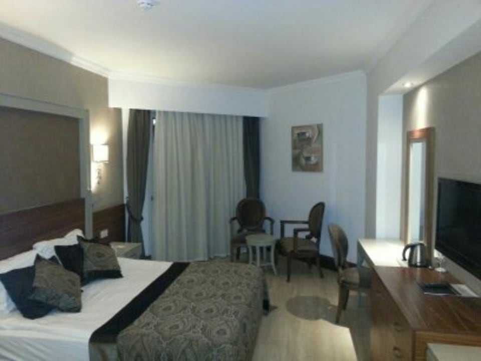 Zimmer Well Palace Side