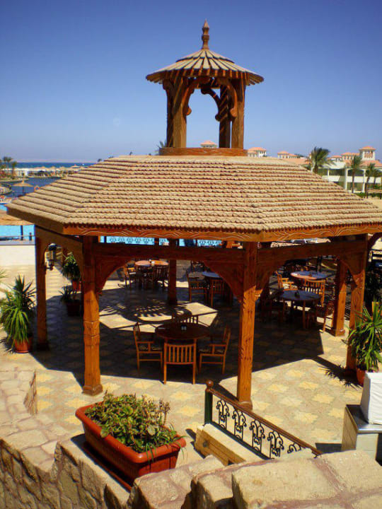 Außenbereich des Buffetrestaurants Castello Pickalbatros Dana Beach Resort - Hurghada