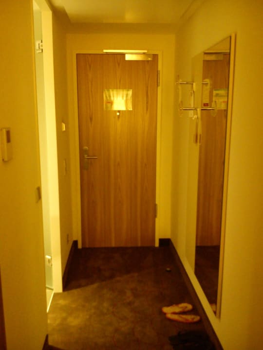 Eingangsbereich H4 Hotel München Messe