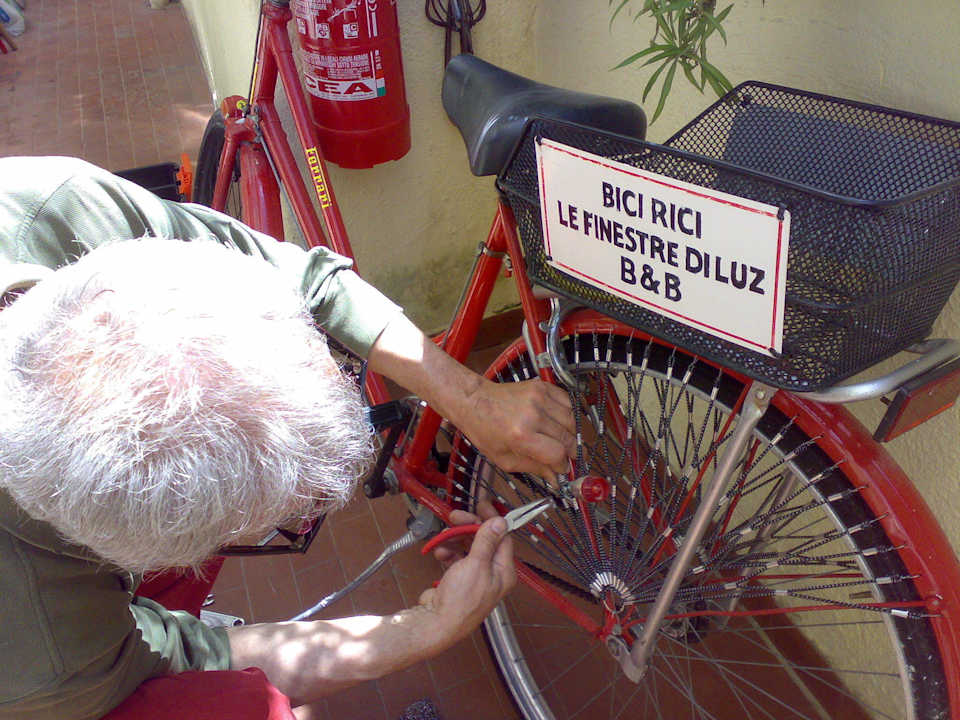 Le nostre biciclette a disposizione dei clienti B&B Le Finestre di Luz