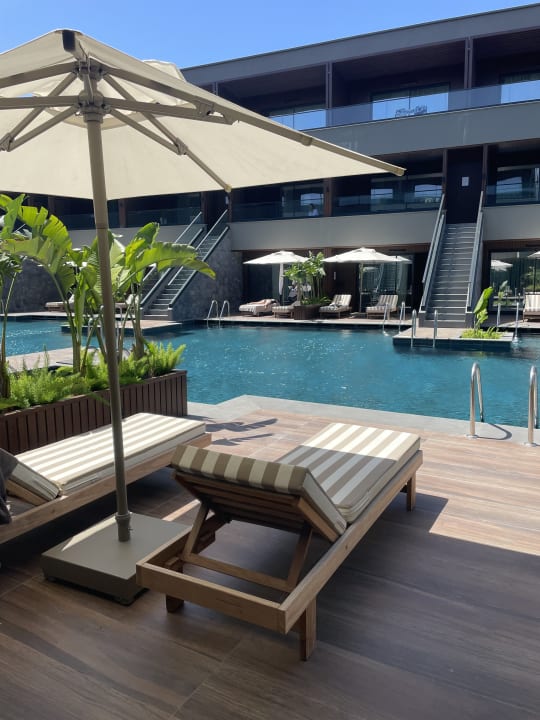 Pool Jacaranda Luxury Resort