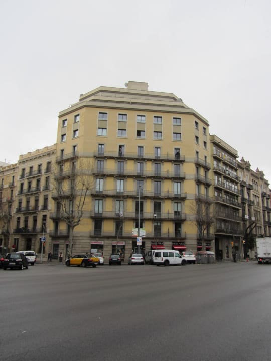 Gebäude von aussen Apartments Aragó 312