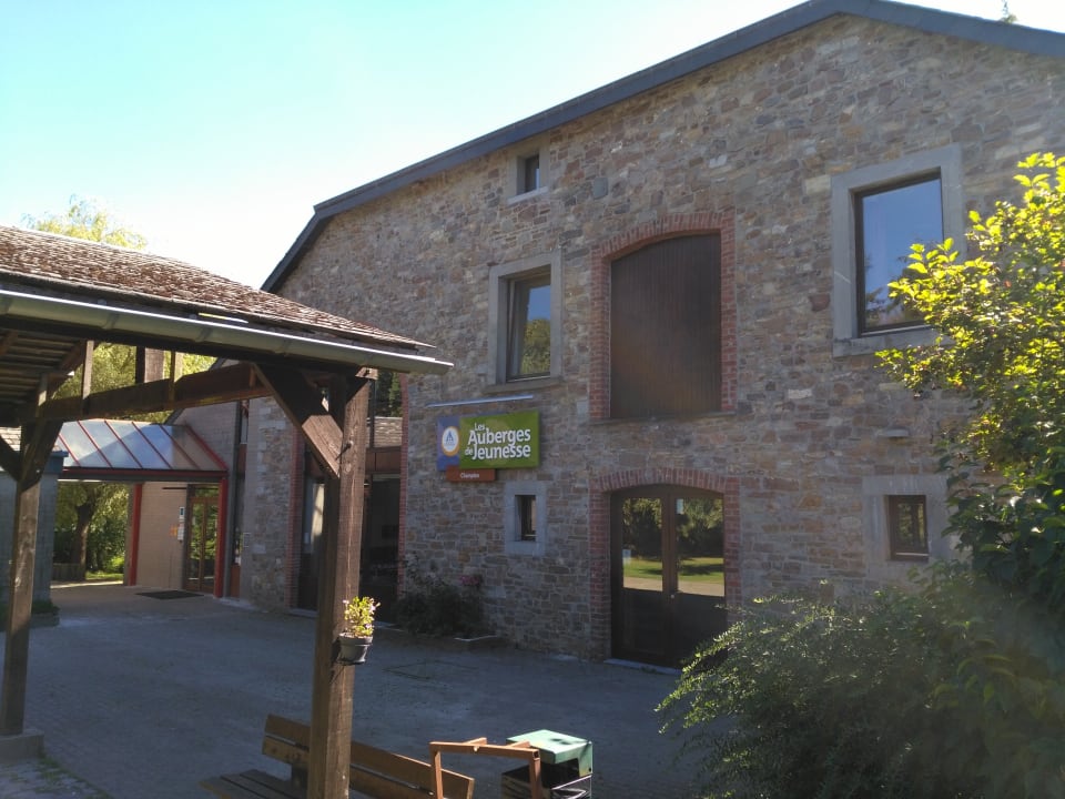 Außenansicht Auberge de Jeunesse de Champlon