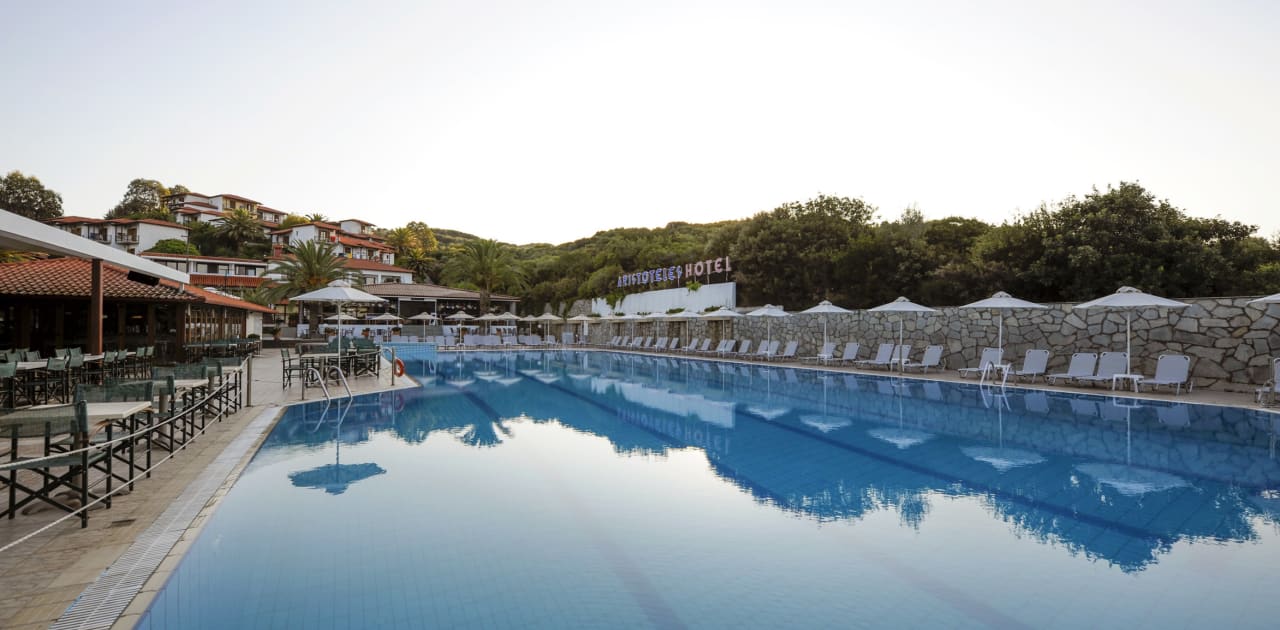 Pool Aristoteles Holiday Resort & Spa
