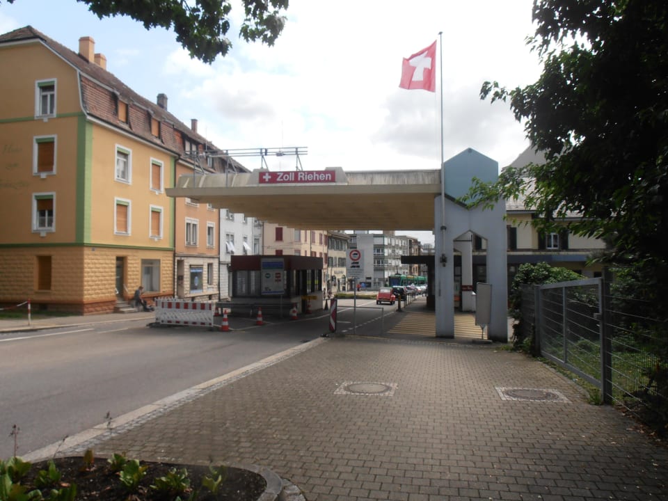 Zur Grenzstation 200m Base1 Hotel Grenzblick