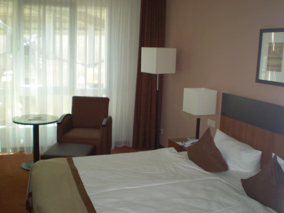 Blick ins Zimmer Dorint Hotel am Dom Erfurt