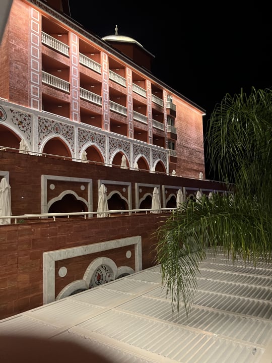 Außenansicht Royal Taj Mahal Hotel