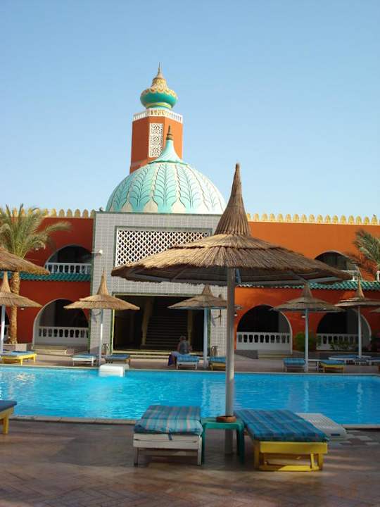 Внутренний дворик Pickalbatros Alf Leila Wa Leila Resort - Neverland Hurghada