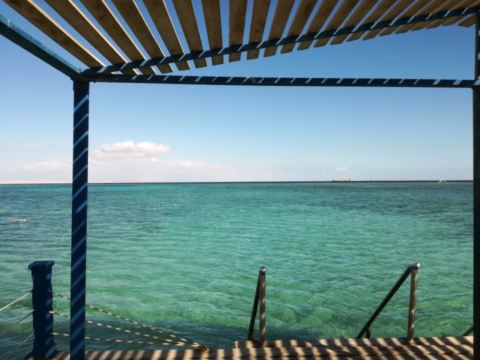 Eingang vom Steg ins Meer Coral Sea Holiday Village