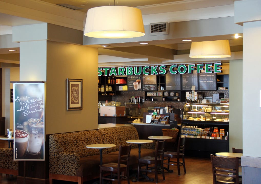 Kleiner Starbucks Niagara Falls Marriott On The Falls Hotel