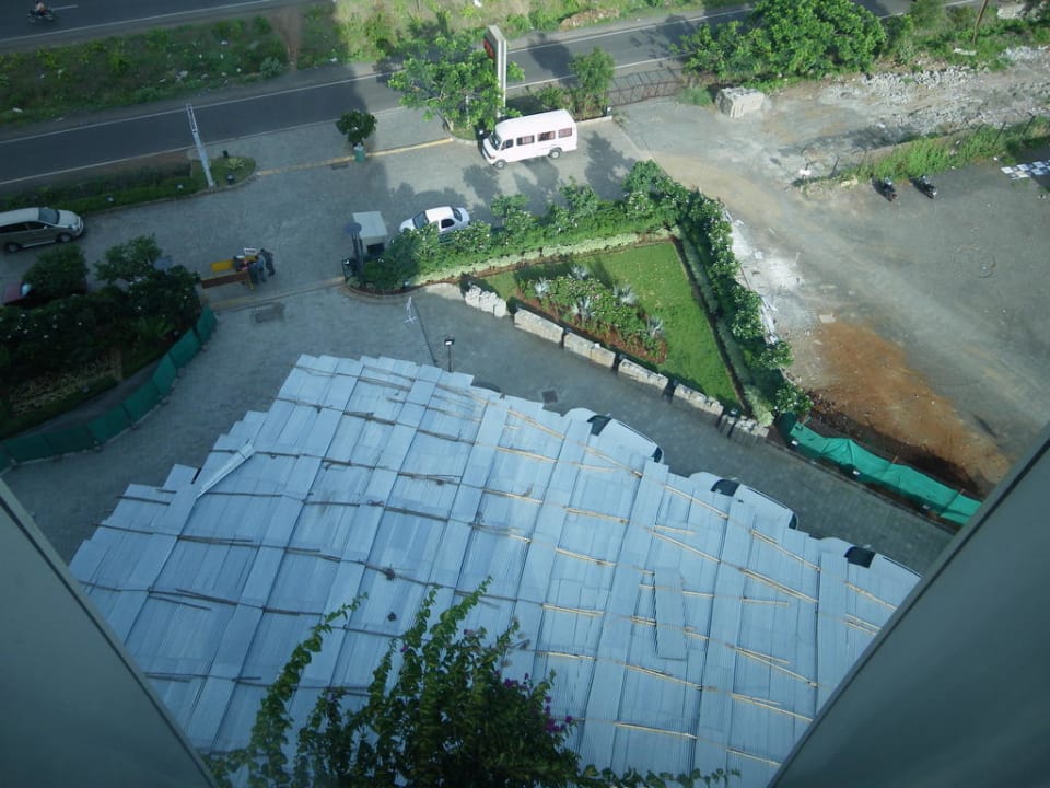 Blick nach unten Lobby mit provisorischem Dach Sayaji Hotel