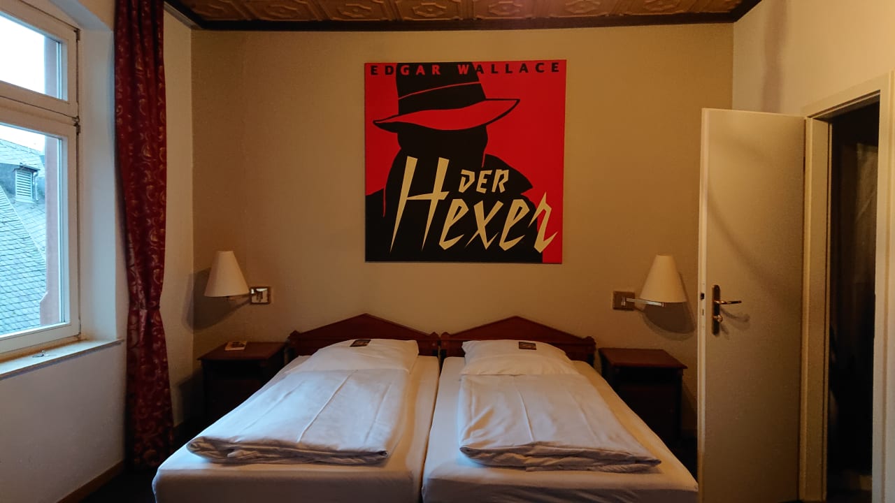 Zimmer EIFELkrimihotel