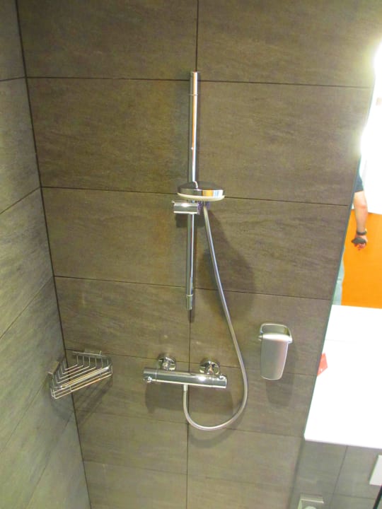 Dusche Leonardo Hotel Amsterdam Rembrandtpark