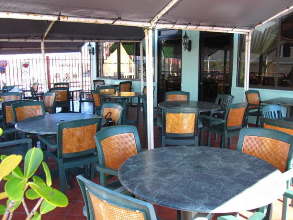 Frühstückstische auf der Dachterrasse Hotel Milano Old San Juan