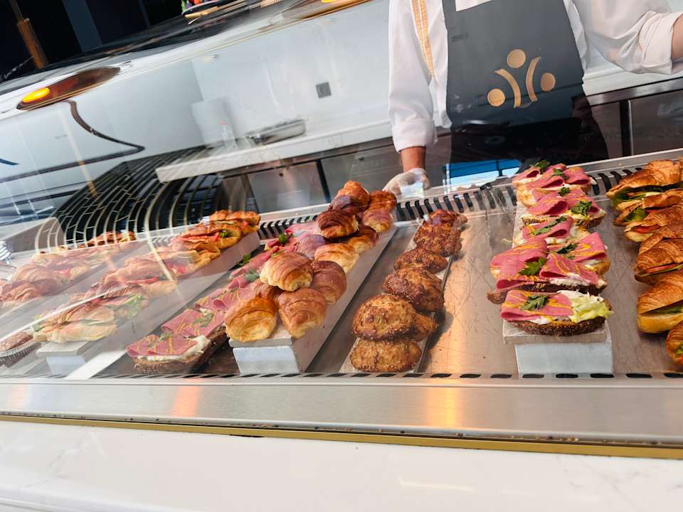 Gastro Hotel Miracle Resort