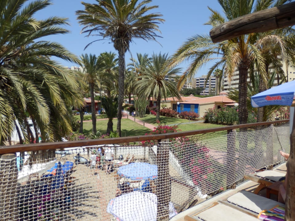 Widok z tarasu HL Miraflor Suites Hotel