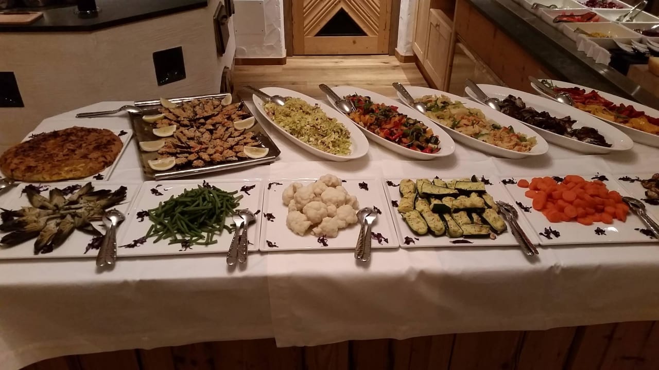 Antipasti Büffet vor Beginn des Menüs Dorfhotel Beludei