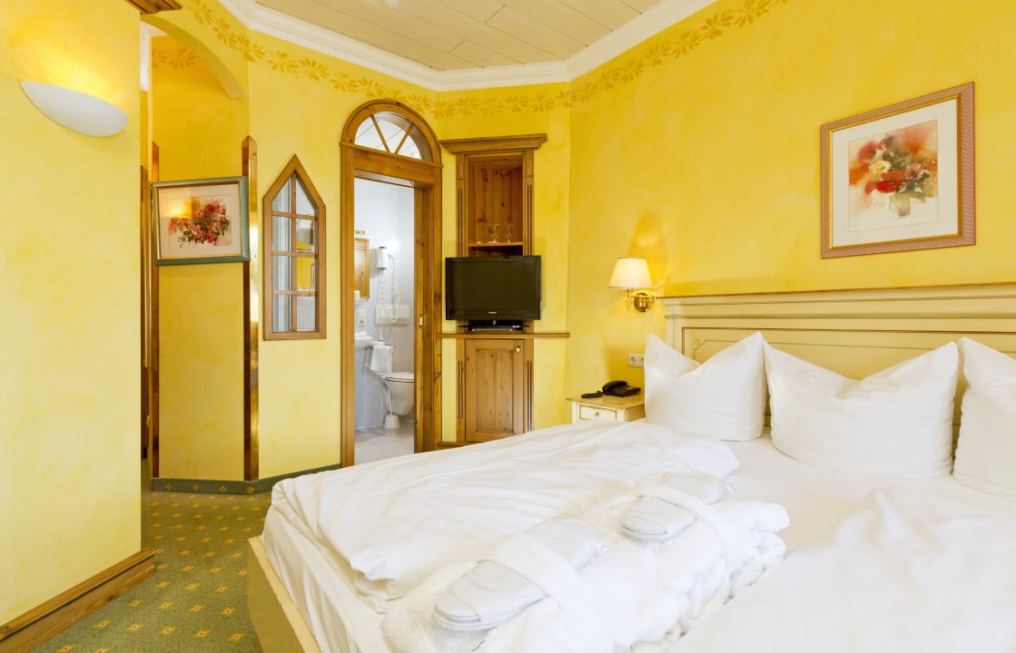 Standard Zimmer Wittelsbacher Hof Swiss Quality Hotel