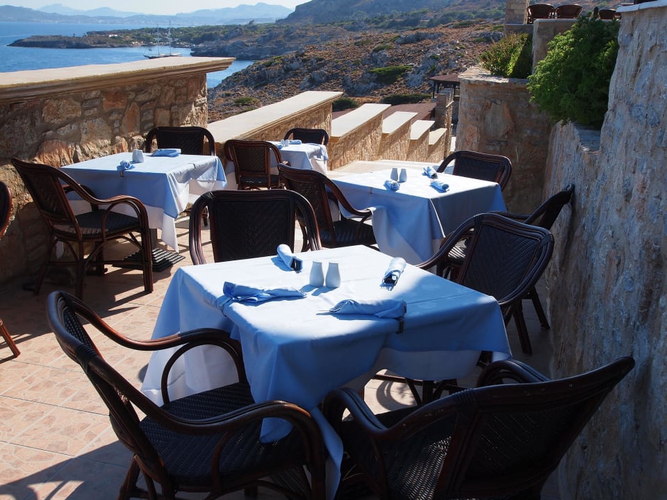 Taras przy restauracji Athena Hotel Kalithea Horizon Royal