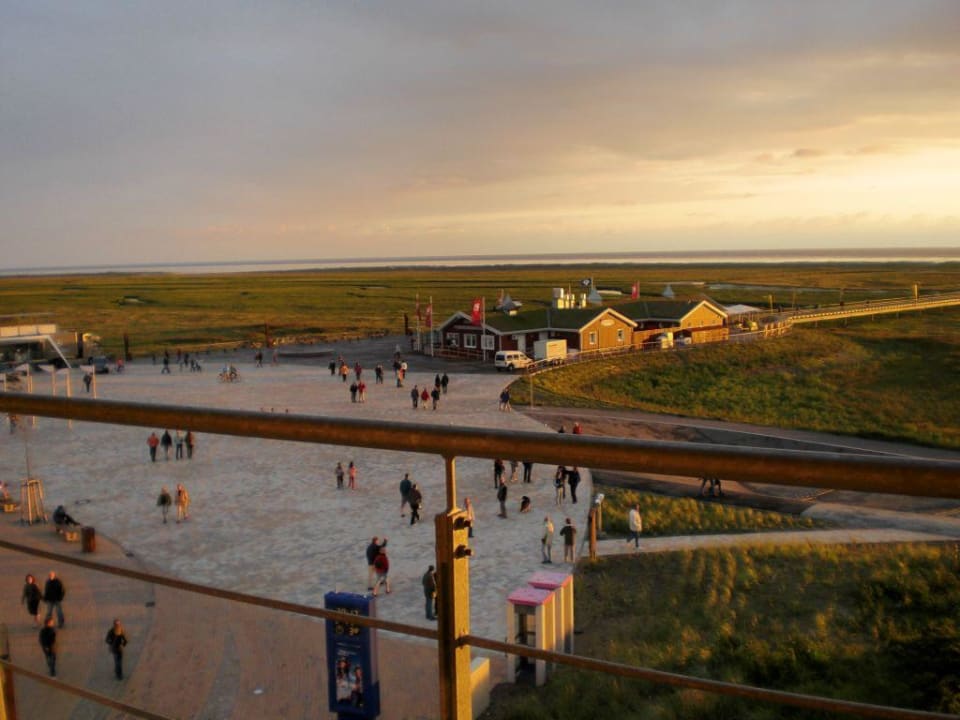 seitlicher Blick aus unserem Zimmer Strandgut Resort