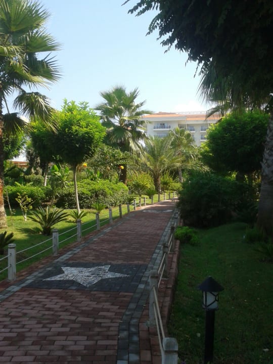 Weg durch Anlage Seaden Sea World Resort & Spa