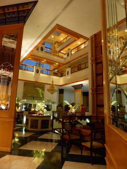 Lobby Crowne Plaza Salalah