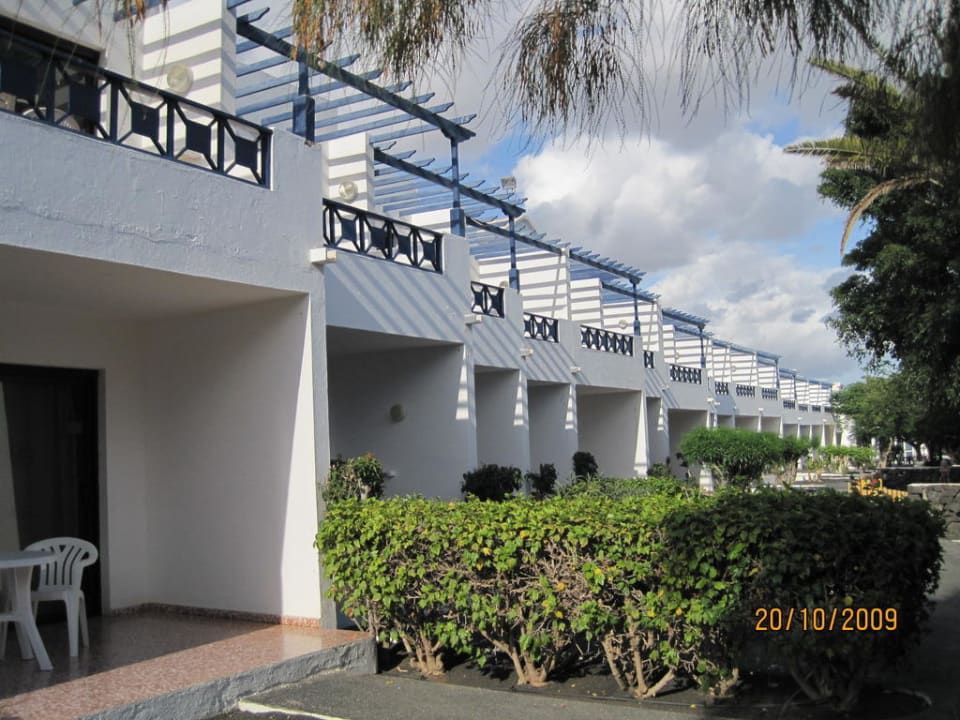 Gartenansicht der Bungalows Relaxia Olivina