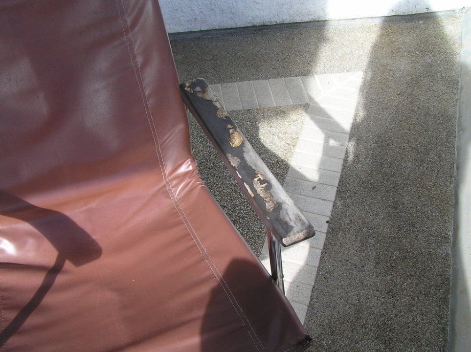 Balkonmöbel in die Jahre gekommen Peace Laguna Resort and Spa