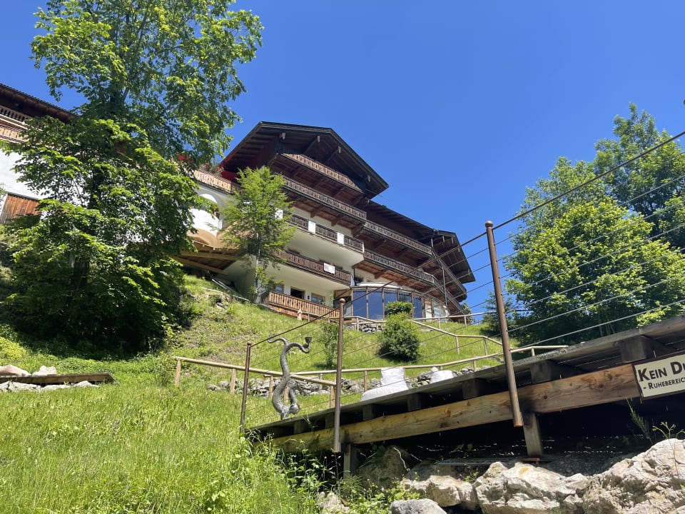 Außenansicht Hotel Feuriger Tatzlwurm
