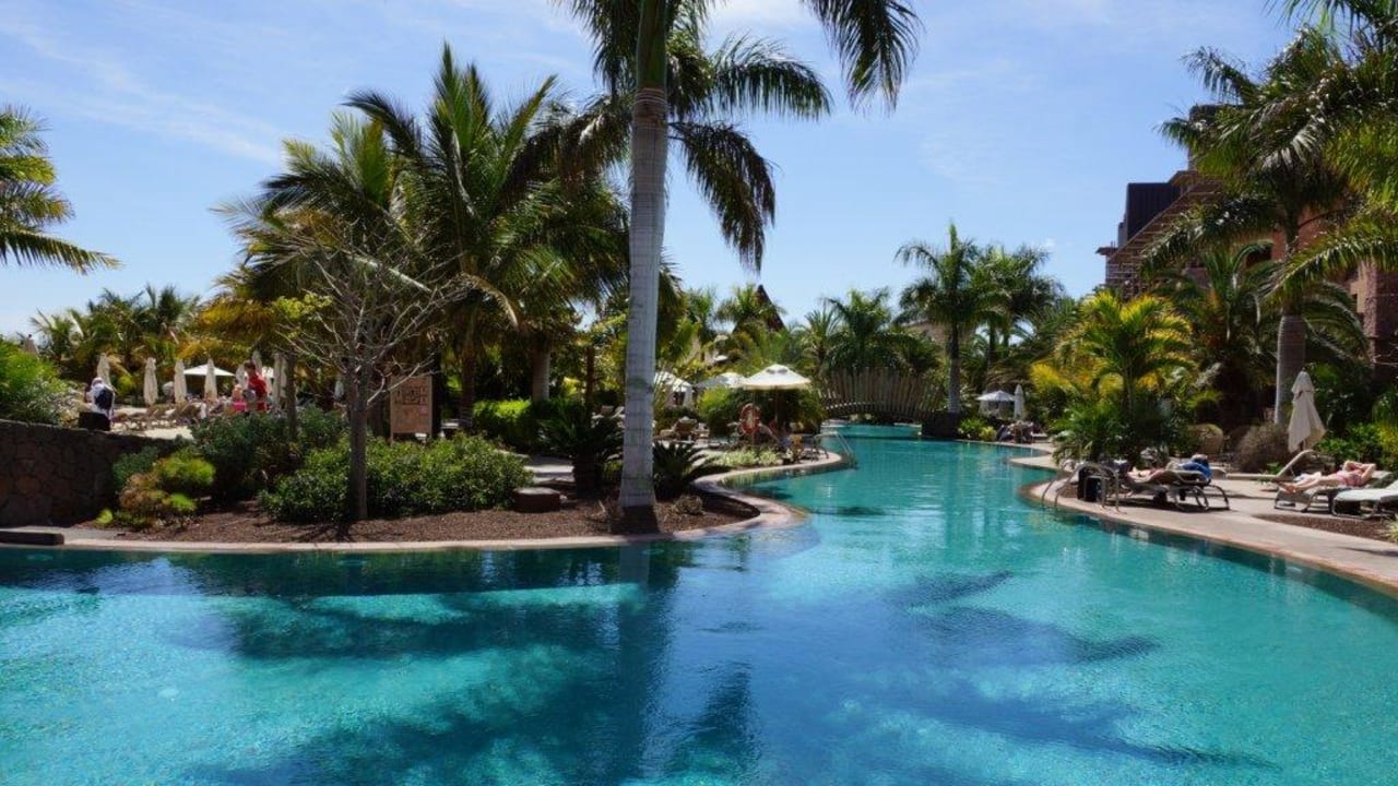 Fluss - 10 Min zum durchschwimmen Lopesan Baobab Resort