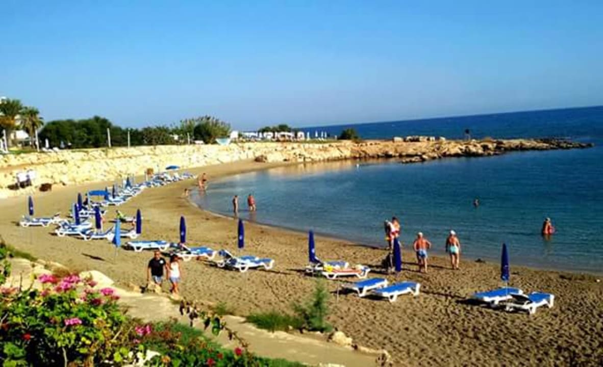 Strand Crystal Springs Beach Hotel