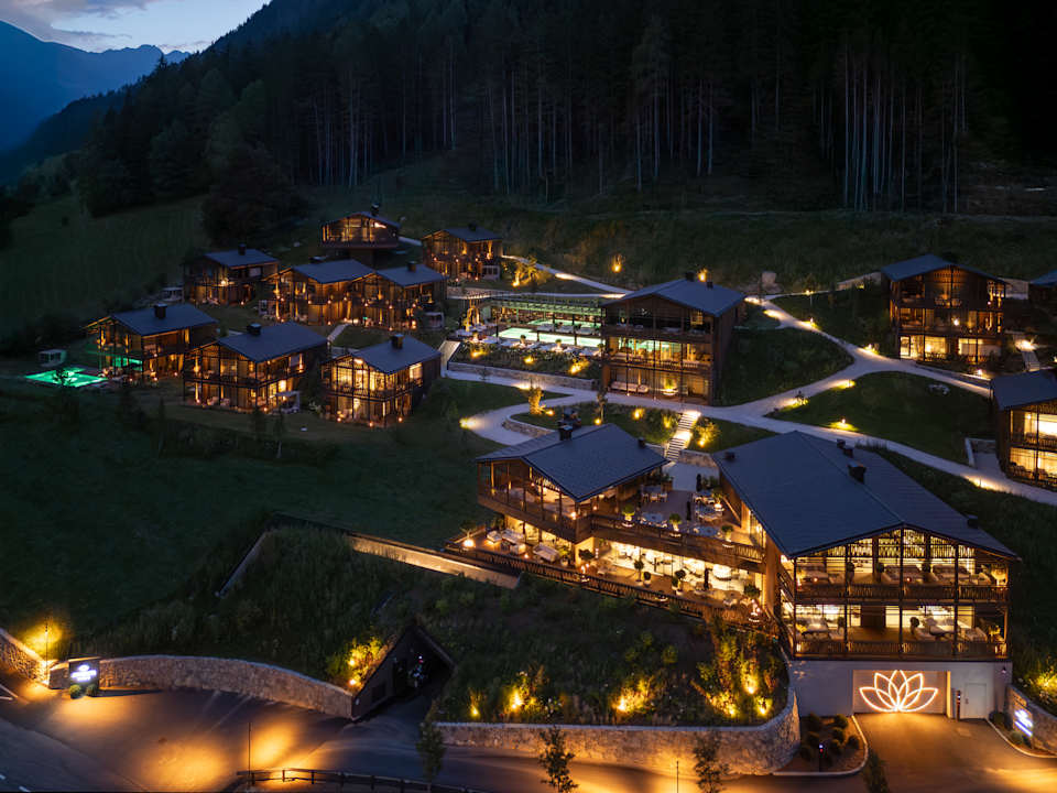 Außenansicht AMONTI Chalets