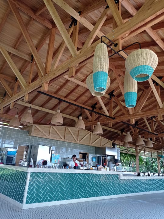 Gastro Saturn Palace Resort Hotel