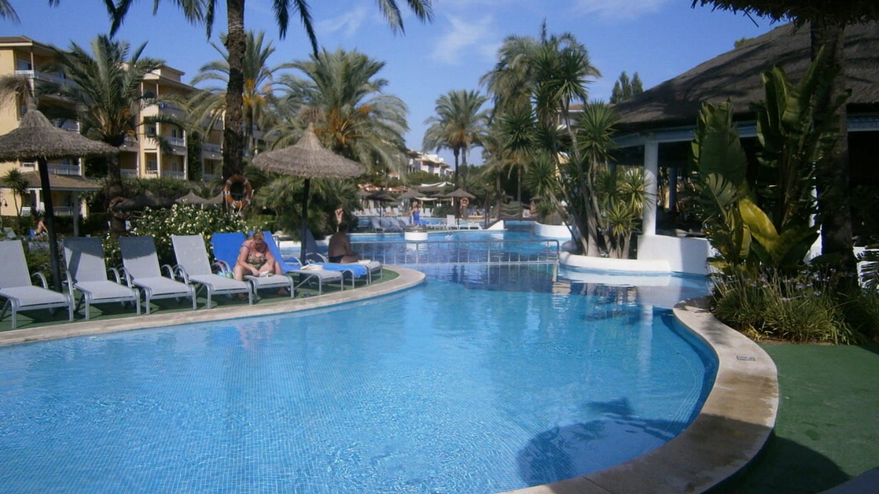 Cooler Pool Prinsotel La Dorada