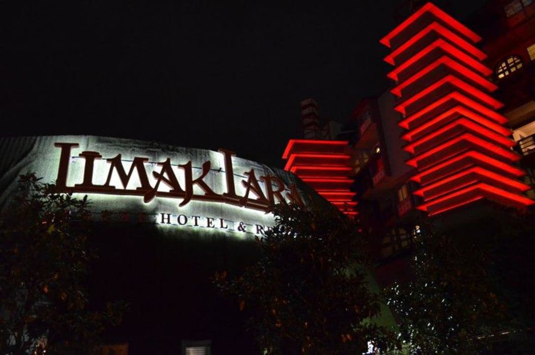 Zugang zum Hotel Limak Lara Deluxe Hotel & Resort