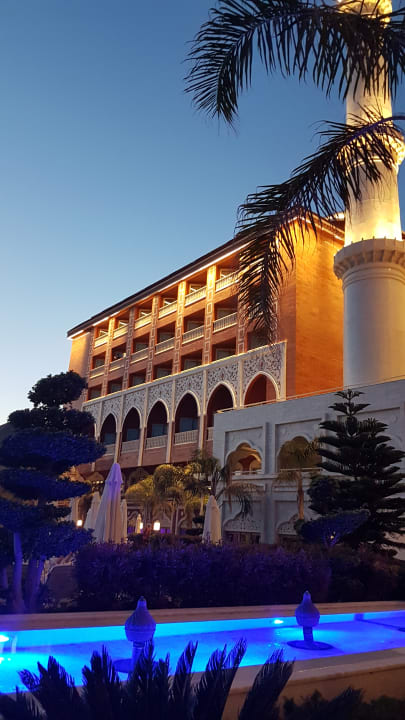 Außenansicht Royal Taj Mahal Hotel