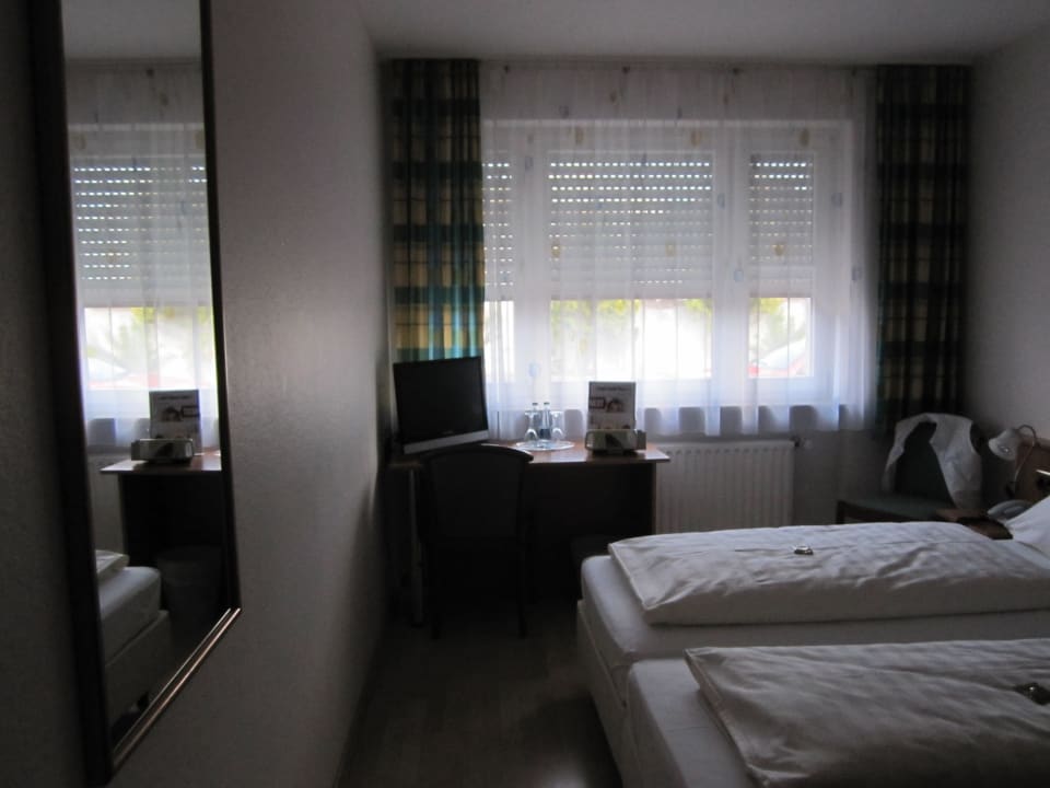 Schreibtisch mit TV Aktivhotel Alter Kaiser