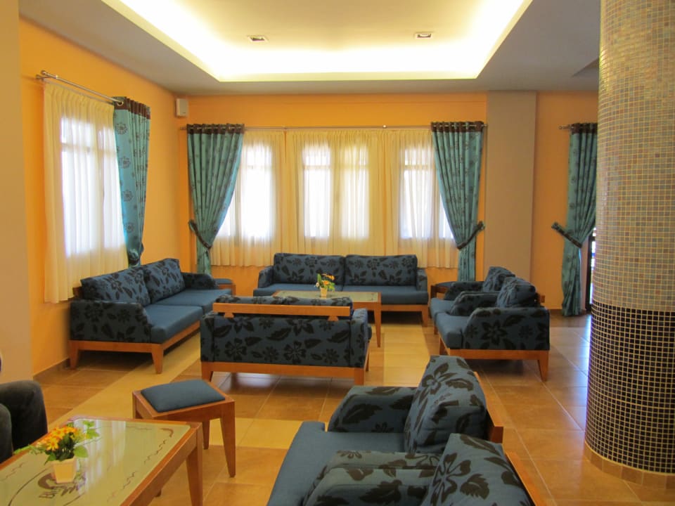 Sitzplätze in der Lobby  Blue Dolphin Resort Hotel