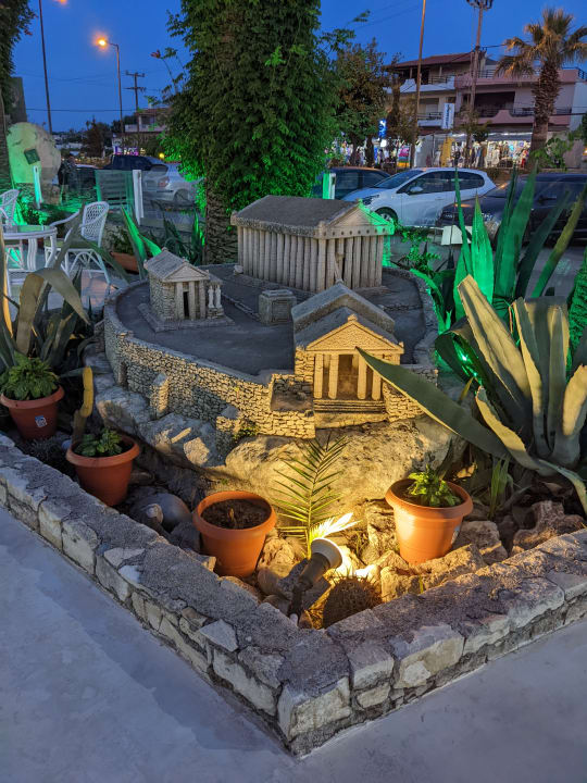 Gastro HARPIN Happy Days Beach Hotel