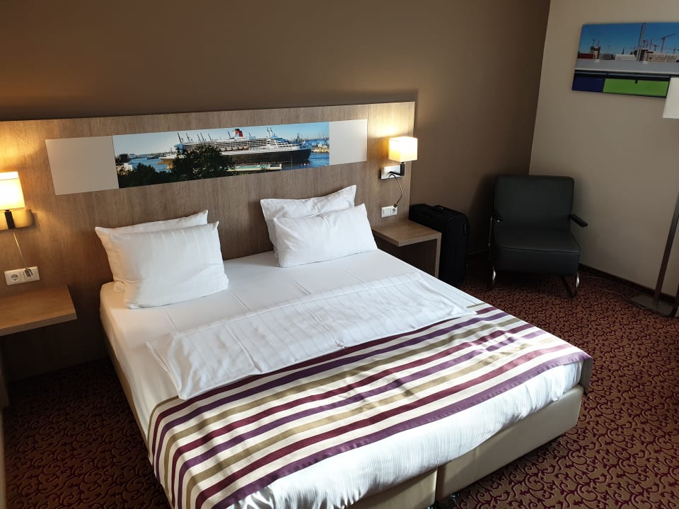 Zimmer Mercure Hotel Hamburg am Volkspark