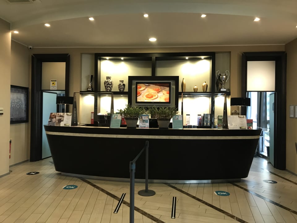 Lobby Parc Hotel Germano Suites