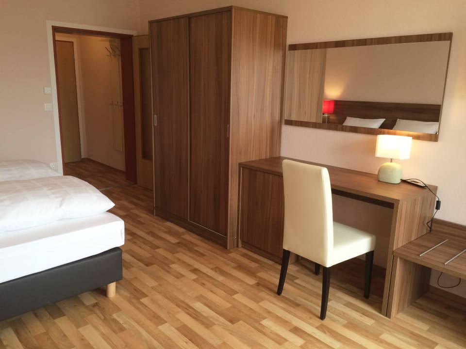 Zimmer mit Eingangsbereich und separatem Bad Gästehaus  Weißenstein