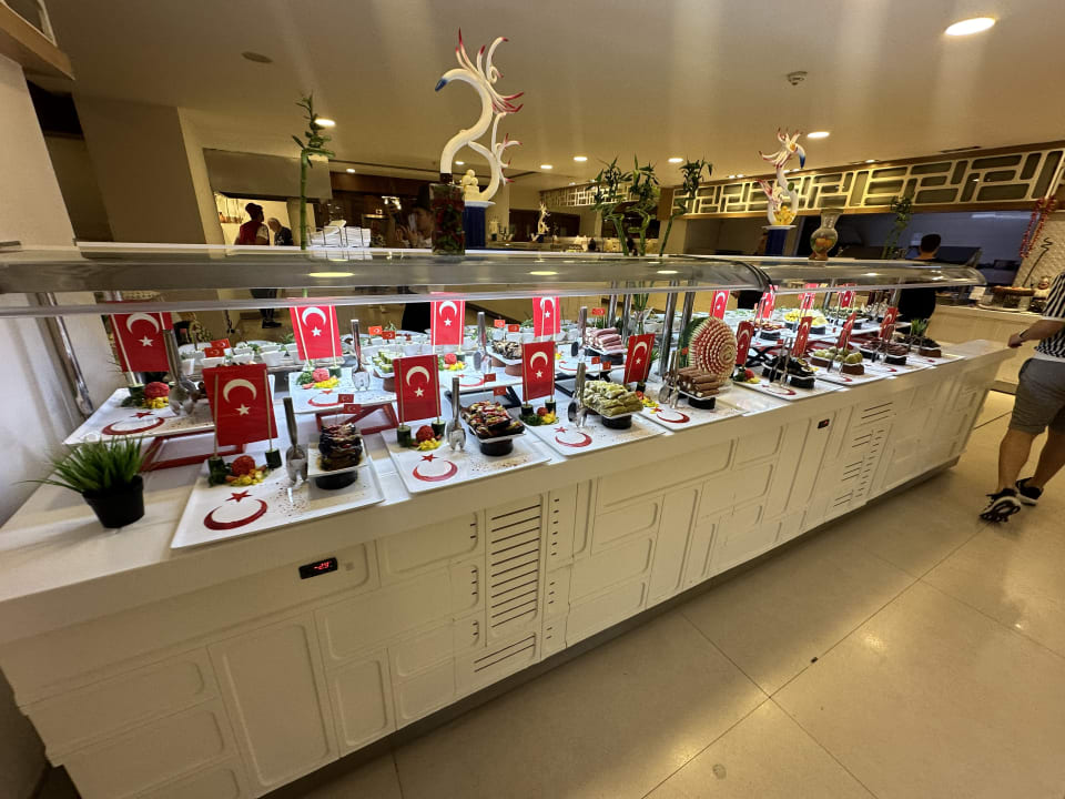 Gastro Terrace Elite Resort